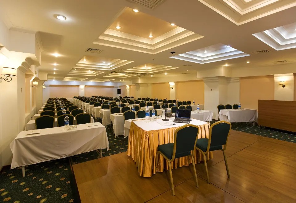 هتل پر دلتا آلانیا